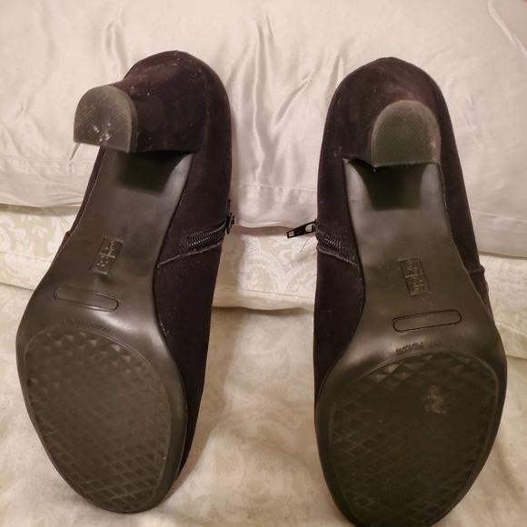 Booties - Picture 4 of 4